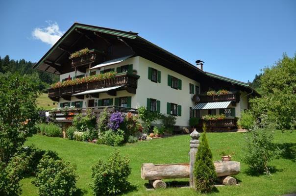 Apartamento Haus Lindeneck - Erika Schwentner Kössen Exterior foto